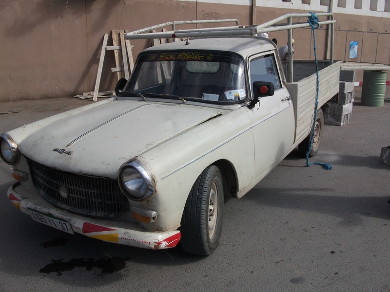 peugeot-404-002.jpg